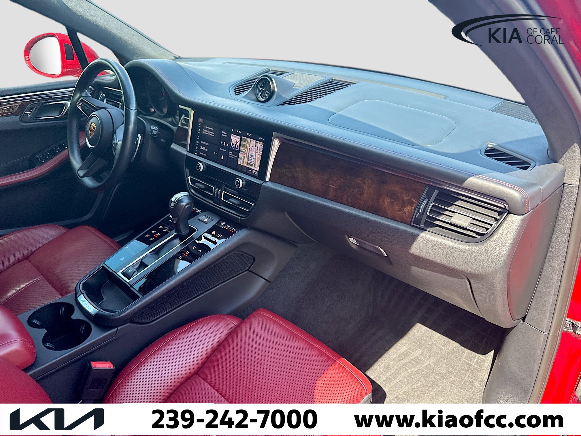 Used 2023 Porsche Macan S image 14