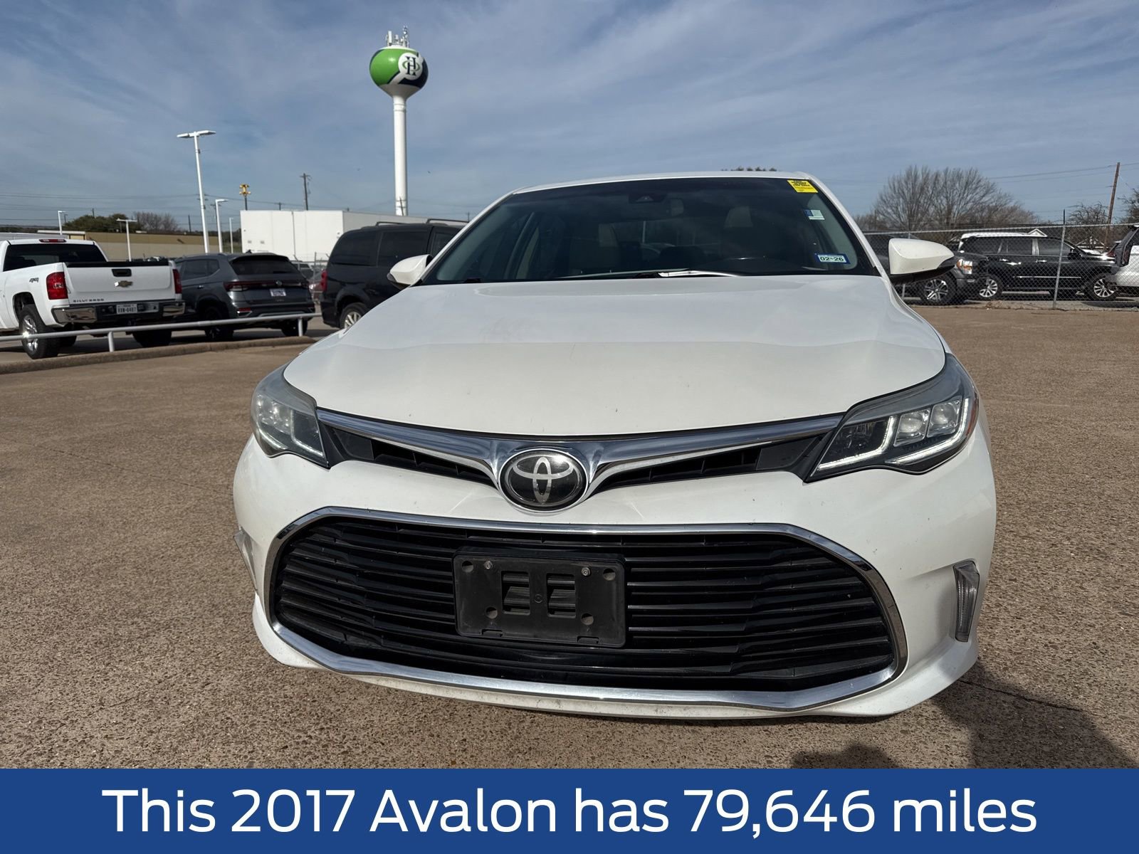 Used 2017 Toyota Avalon Touring image 2