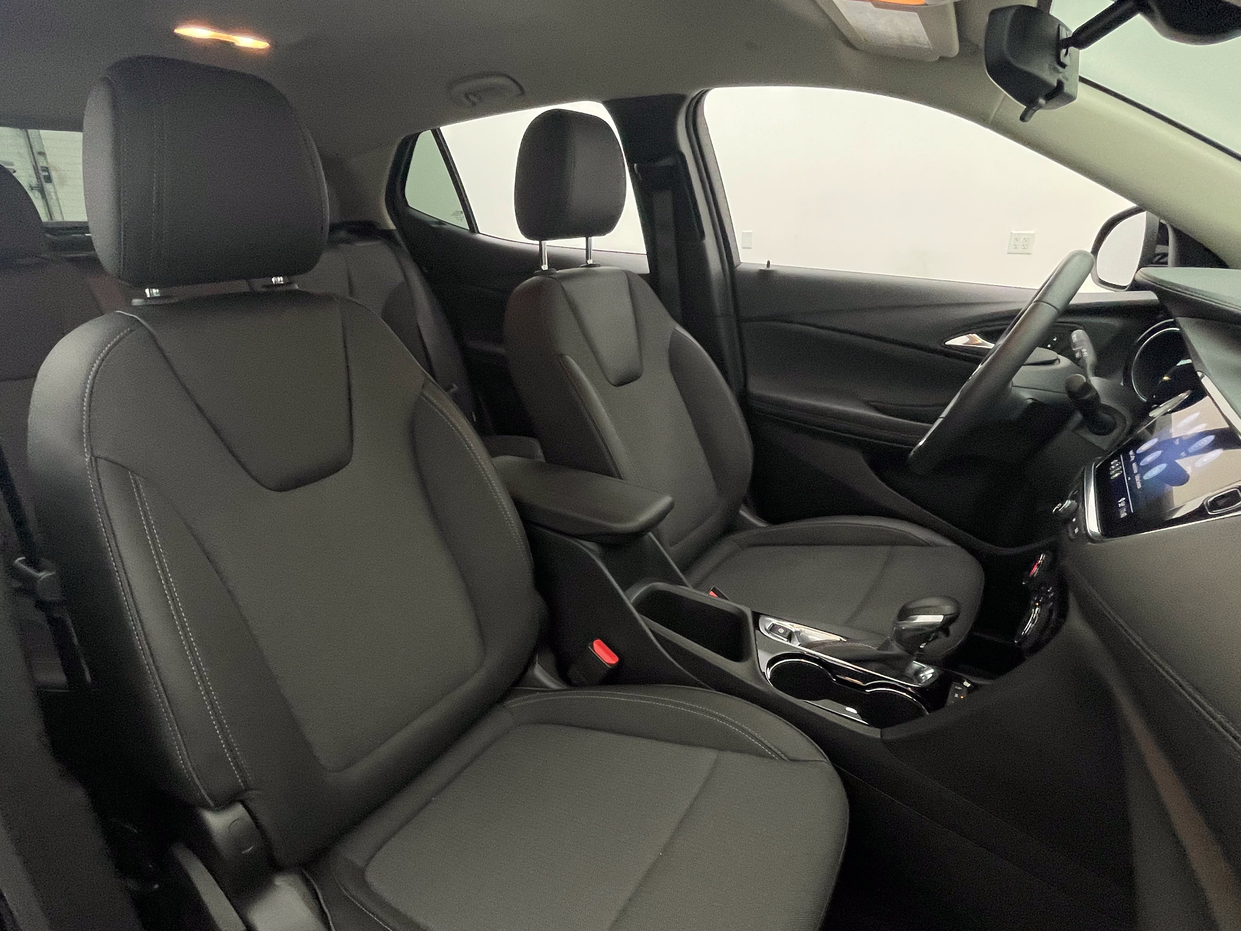 Used 2023 Buick Encore GX Preferred w/ Cold Weather Comfort Package AWD/4WD image 28