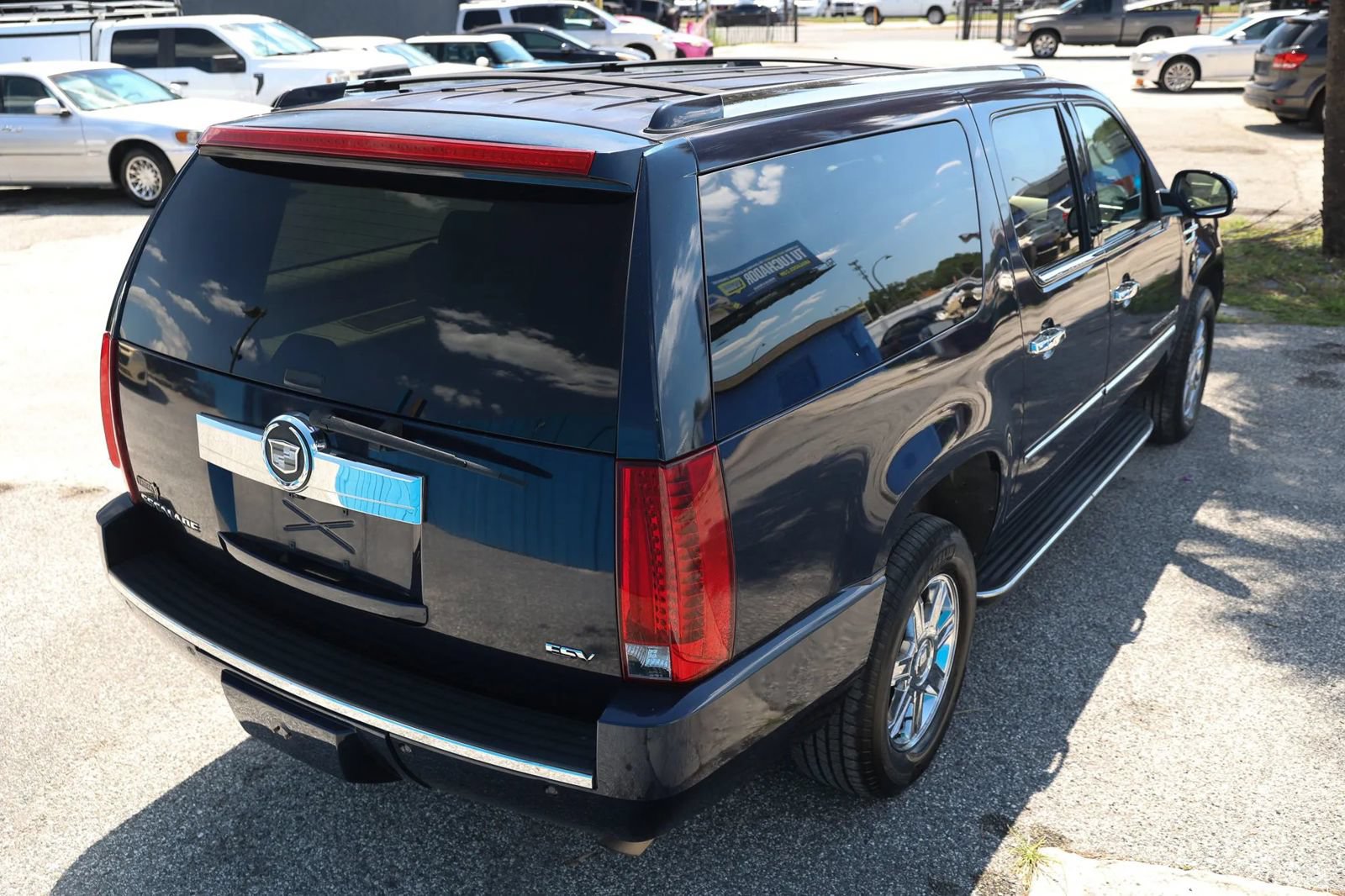 Used 2007 Cadillac Escalade ESV AWD w/ Information Package image 7