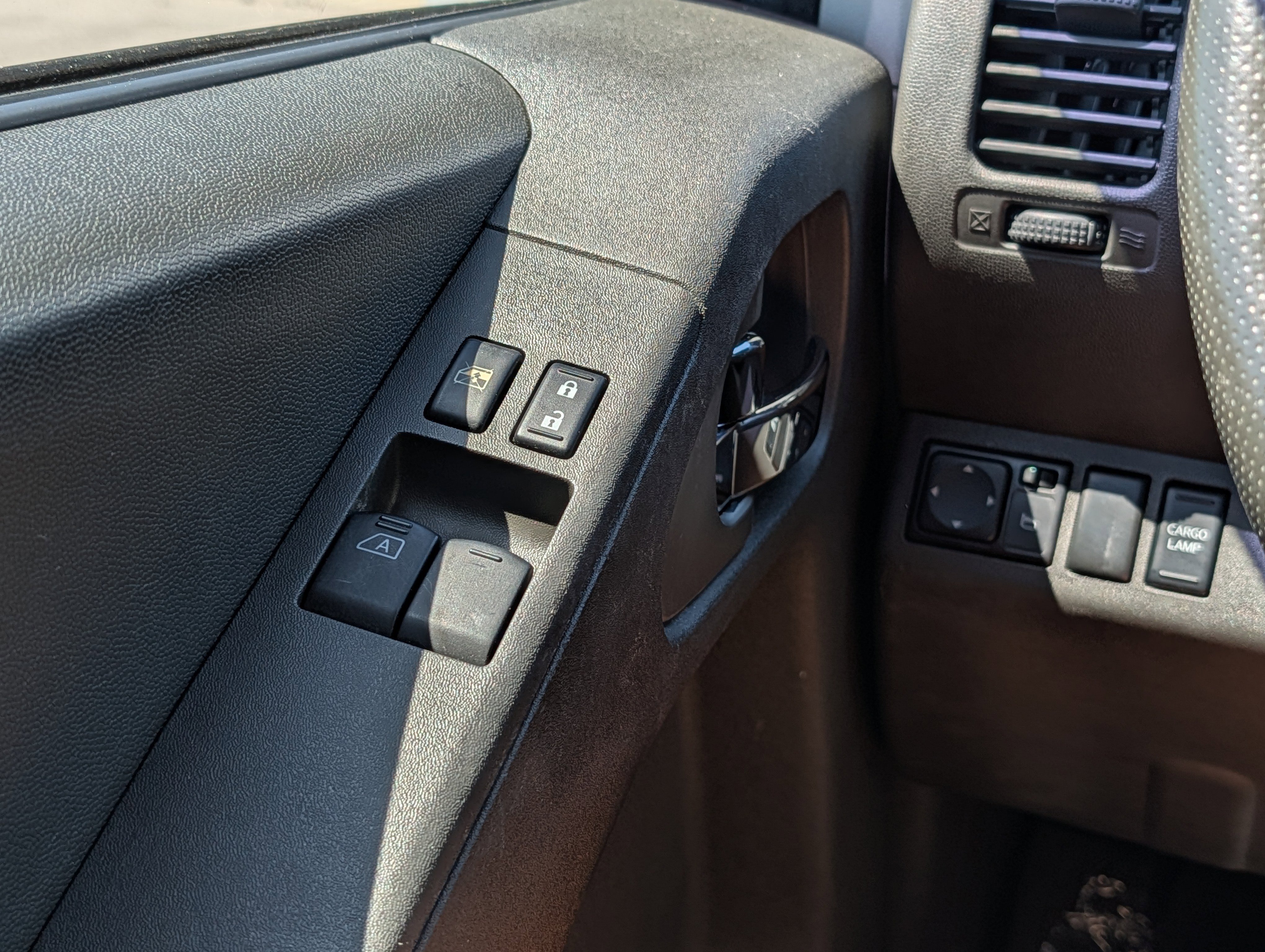 Used 2016 Nissan Frontier SV w/ SV Value Truck Package RWD image 25