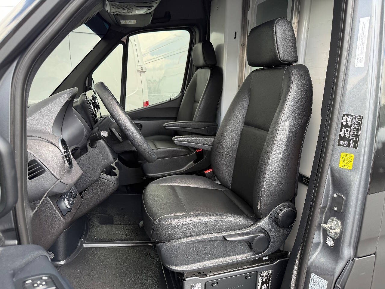 Used 2022 Mercedes-Benz Sprinter 4500 w/ Parking Package image 8