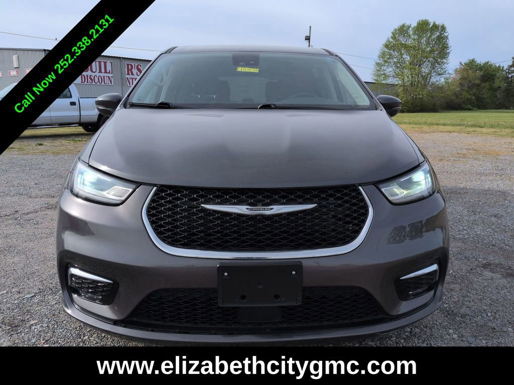 Used 2023 Chrysler Pacifica Touring-L FWD image 9