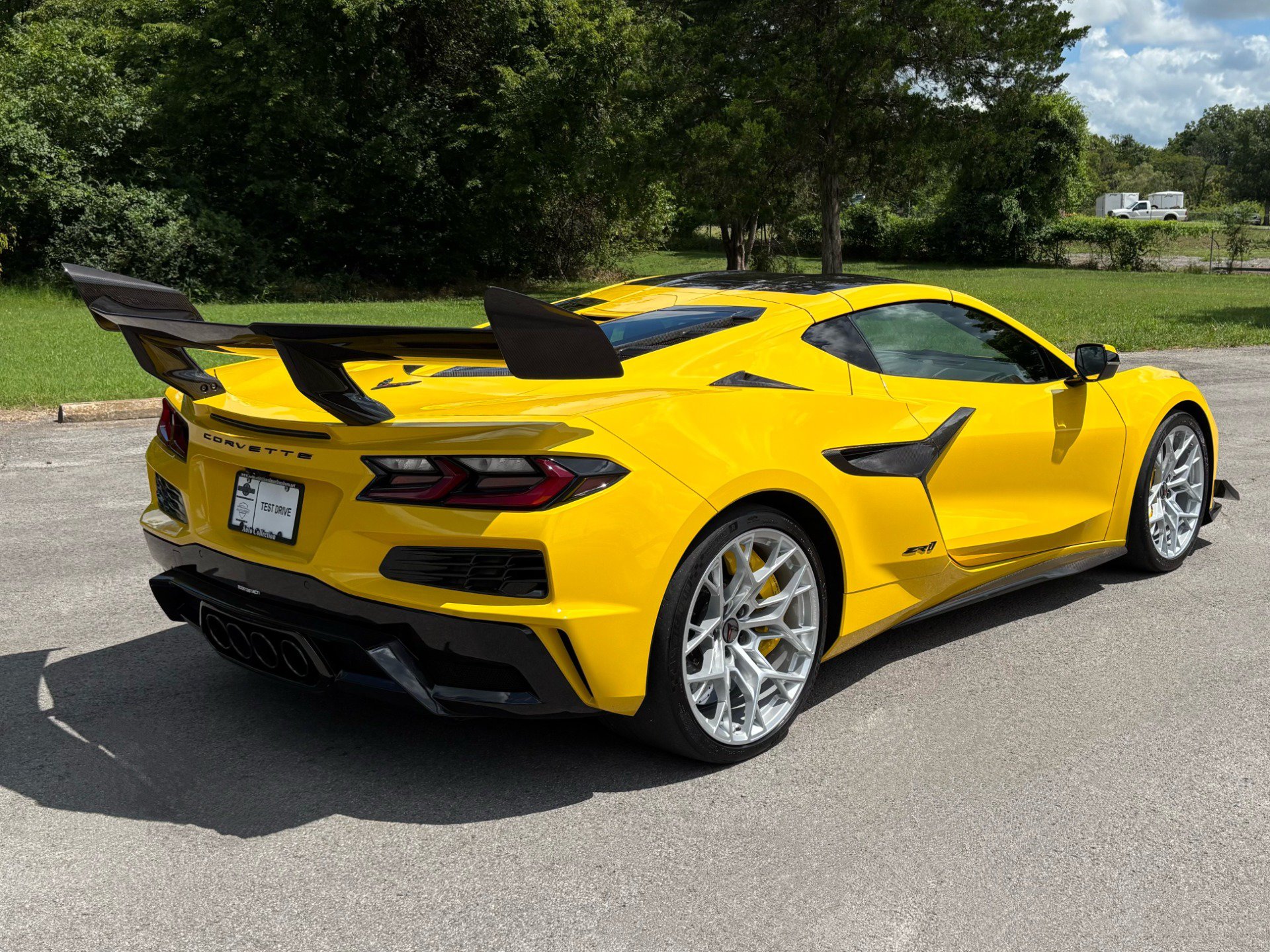 Used 2026 Chevrolet Corvette ZR1 w/ ZR1 Carbon Fiber Aero Package RWD image 3