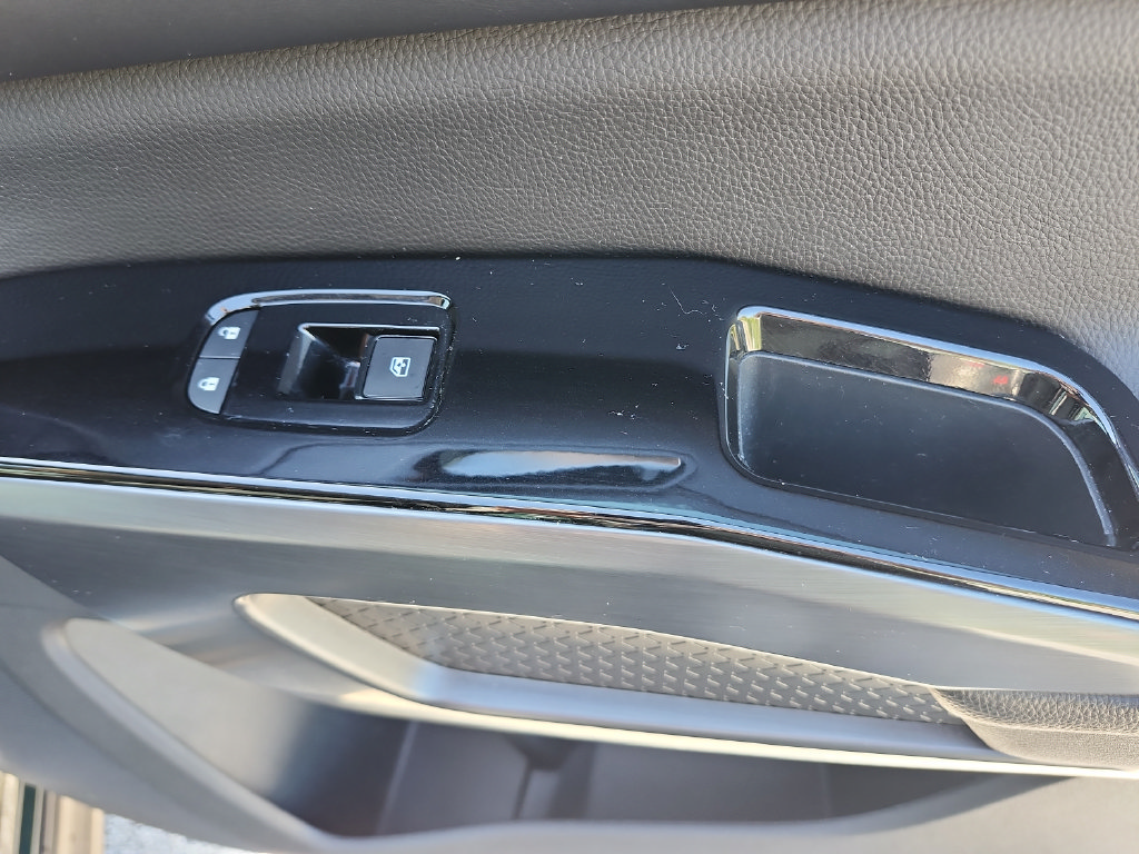 Used 2023 Nissan Pathfinder SL w/ Lighting Package (N92) FWD image 25