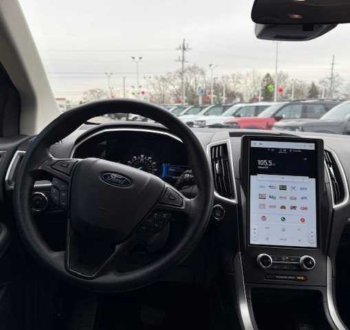 Used 2021 Ford Edge SE image 28