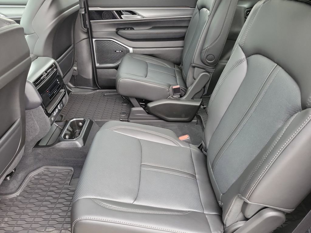 New 2026 Jeep Grand Wagoneer 4WD image 18