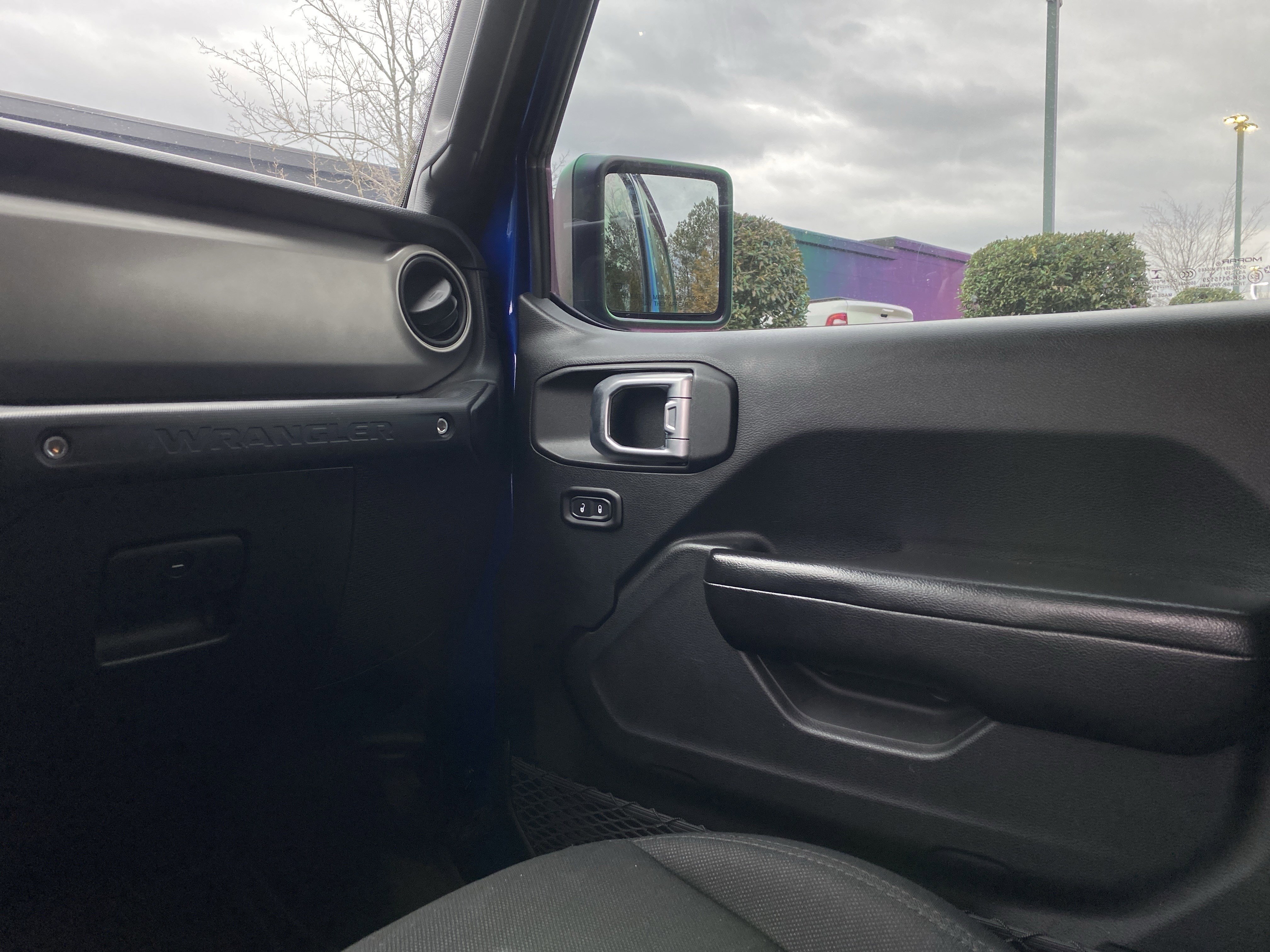 Used 2019 Jeep Wrangler Sport image 18