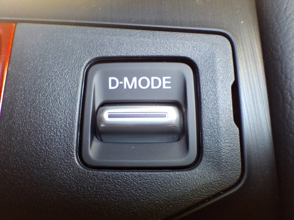 New 2026 Nissan Kicks SR w/ Cold Weather Package image 18