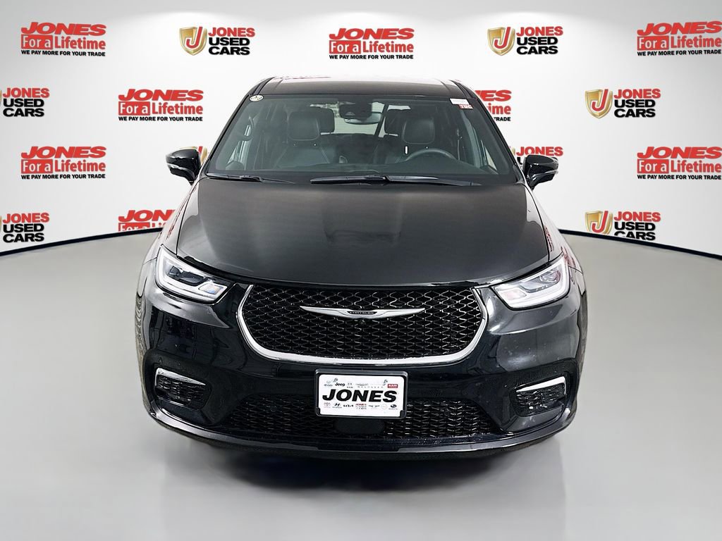 Used 2025 Chrysler Pacifica Select FWD image 11