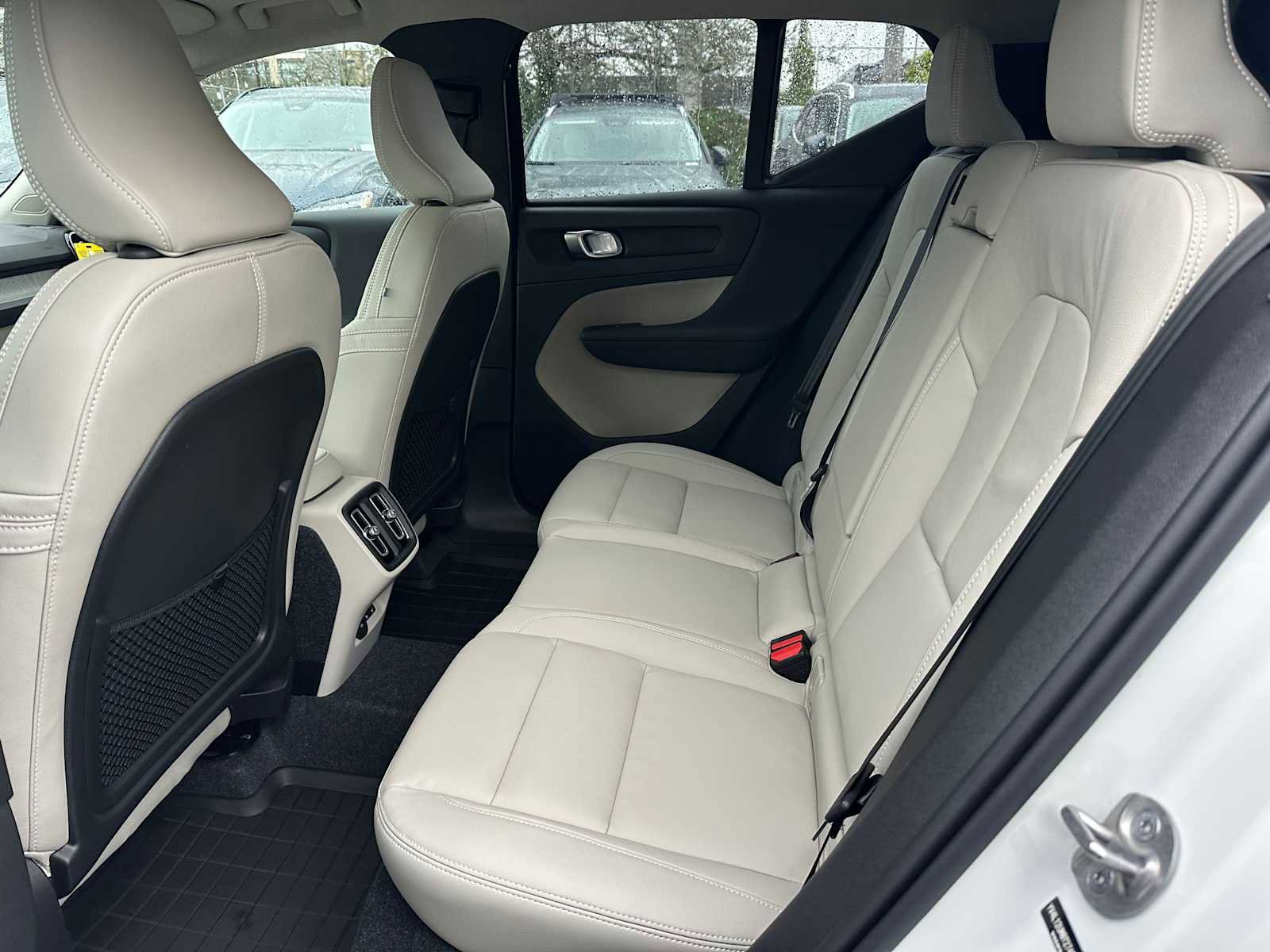 New 2026 Volvo XC40 B5 Ultra w/ Climate Package image 15