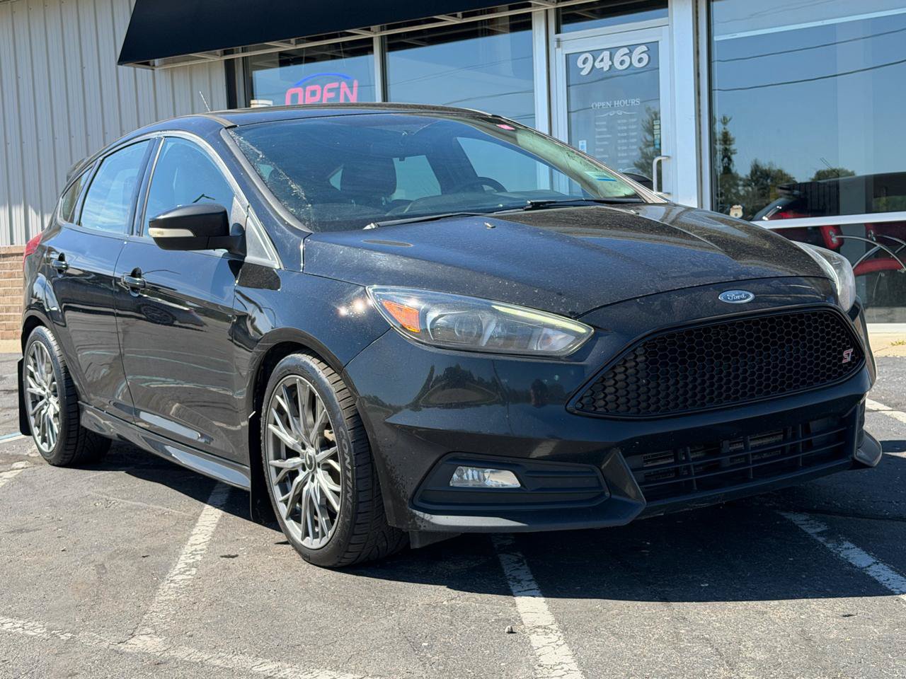 Used 2018 Ford Focus ST FWD image 7