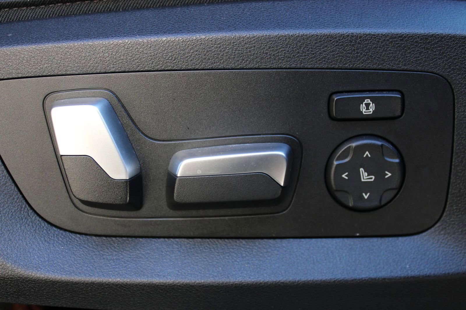 Used 2022 BMW X5 sDrive40i w/ Premium Package image 27