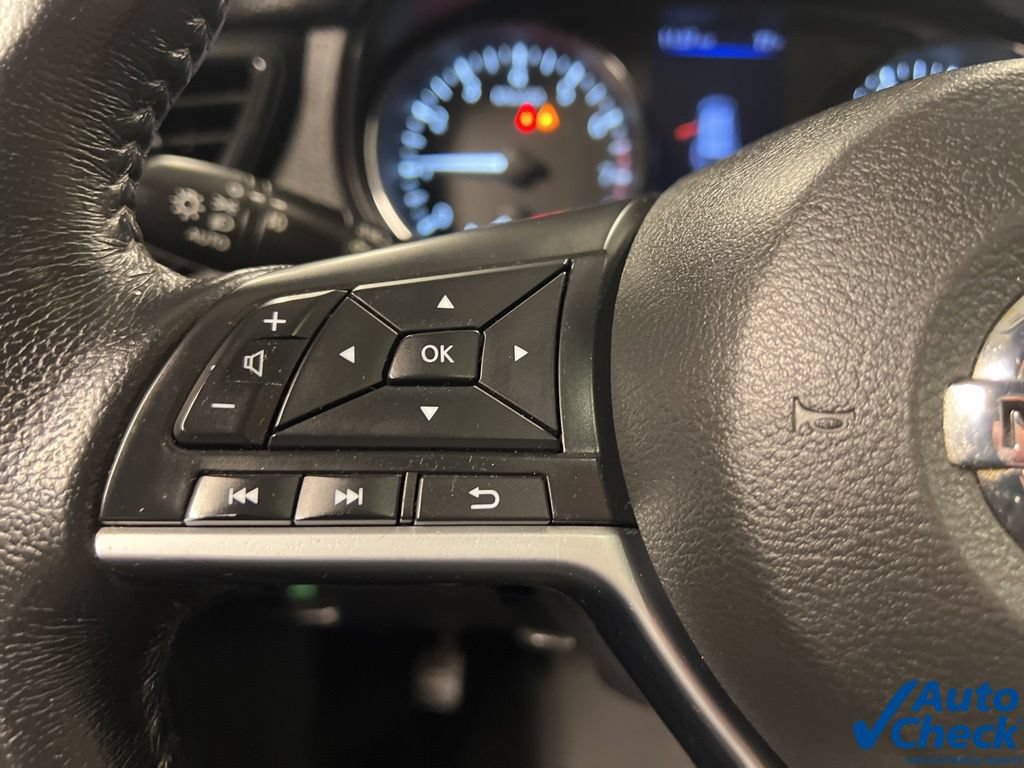 Used 2018 Nissan Rogue SV AWD/4WD image 26