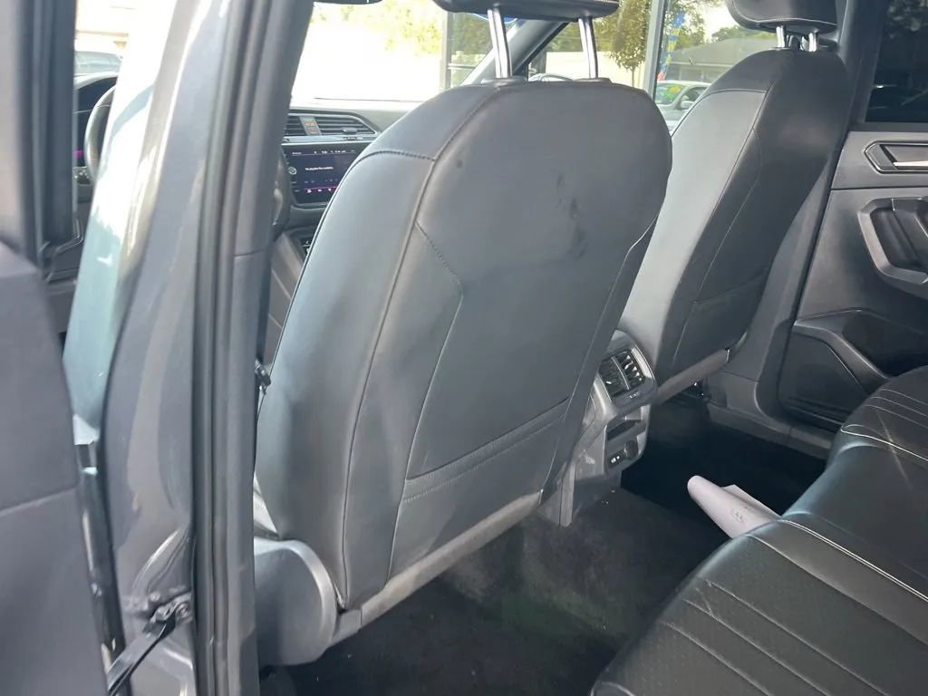 Used 2022 Volkswagen Tiguan SE R-Line image 39