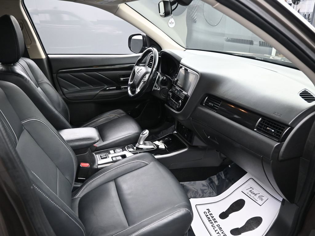 Used 2018 Mitsubishi Outlander SEL image 30