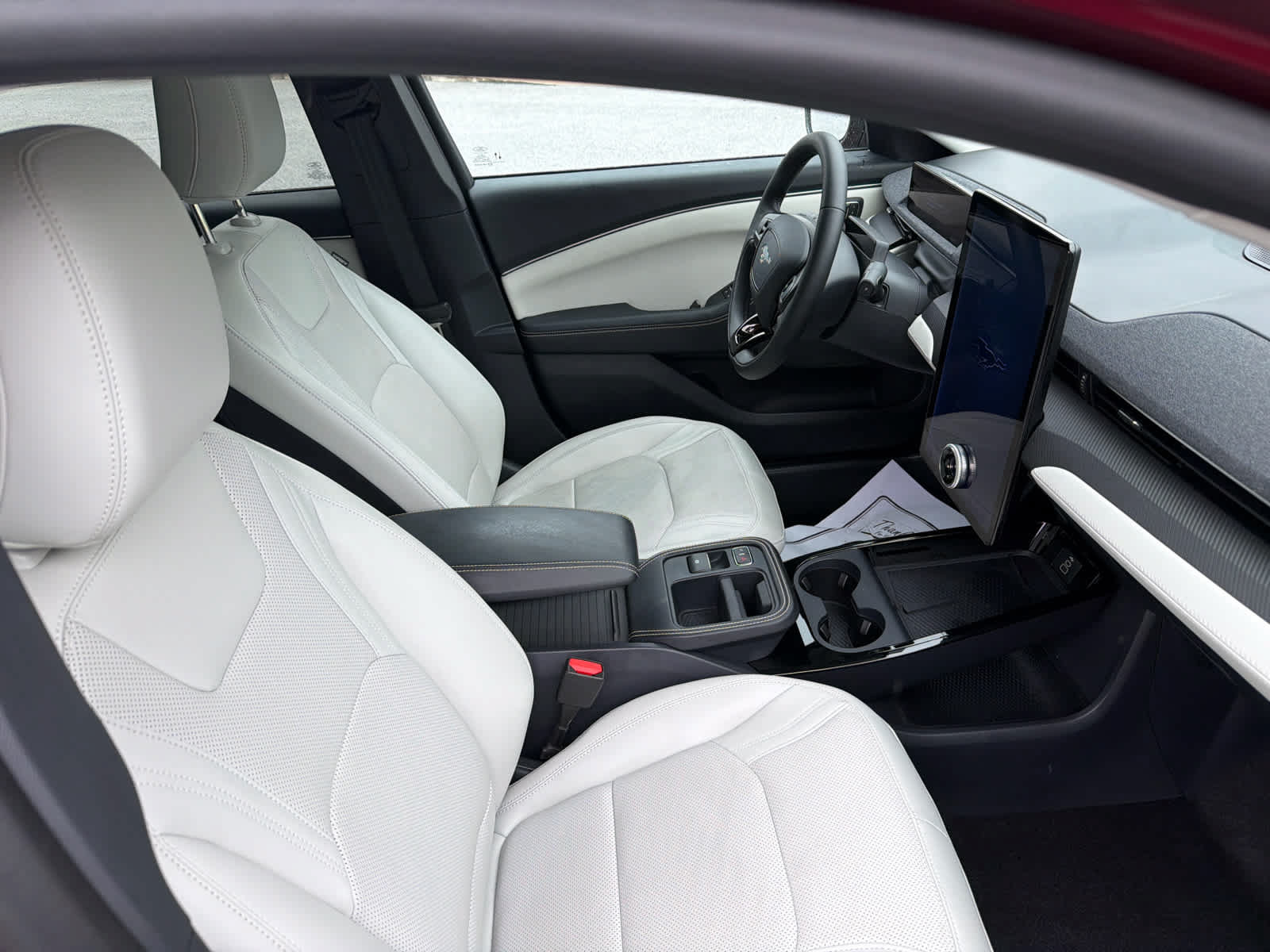 Used 2025 Ford Mustang Mach-E Premium AWD/4WD image 4