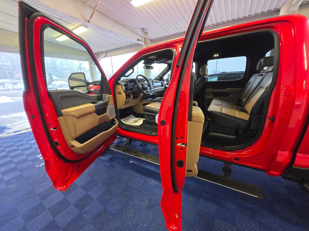 Used 2025 Ford F350 Lariat w/ Chrome Package image 23