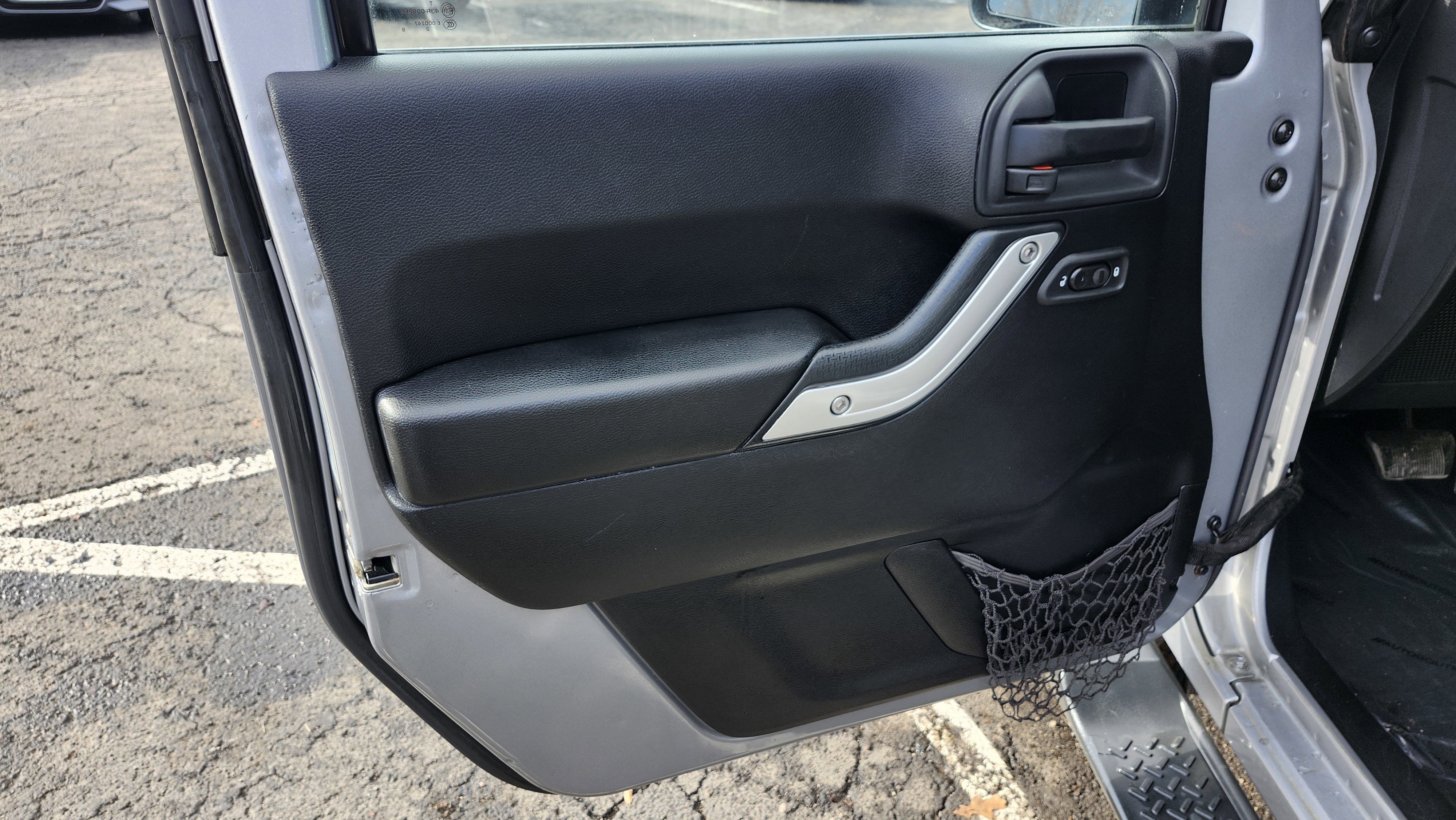 Used 2015 Jeep Wrangler Unlimited Sahara w/ Dual Top Group image 23