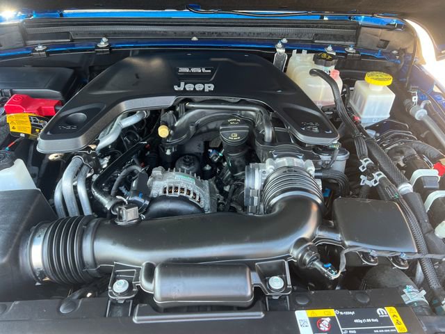 Used 2021 Jeep Gladiator Willys AWD/4WD image 30