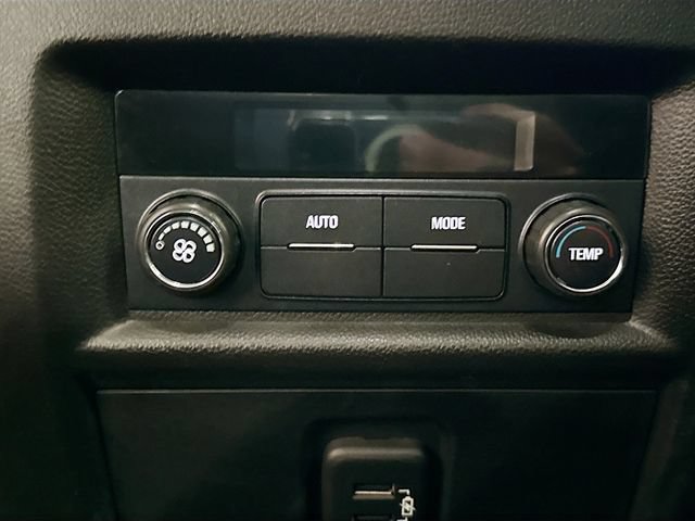 Used 2019 Chevrolet Traverse LT FWD image 23
