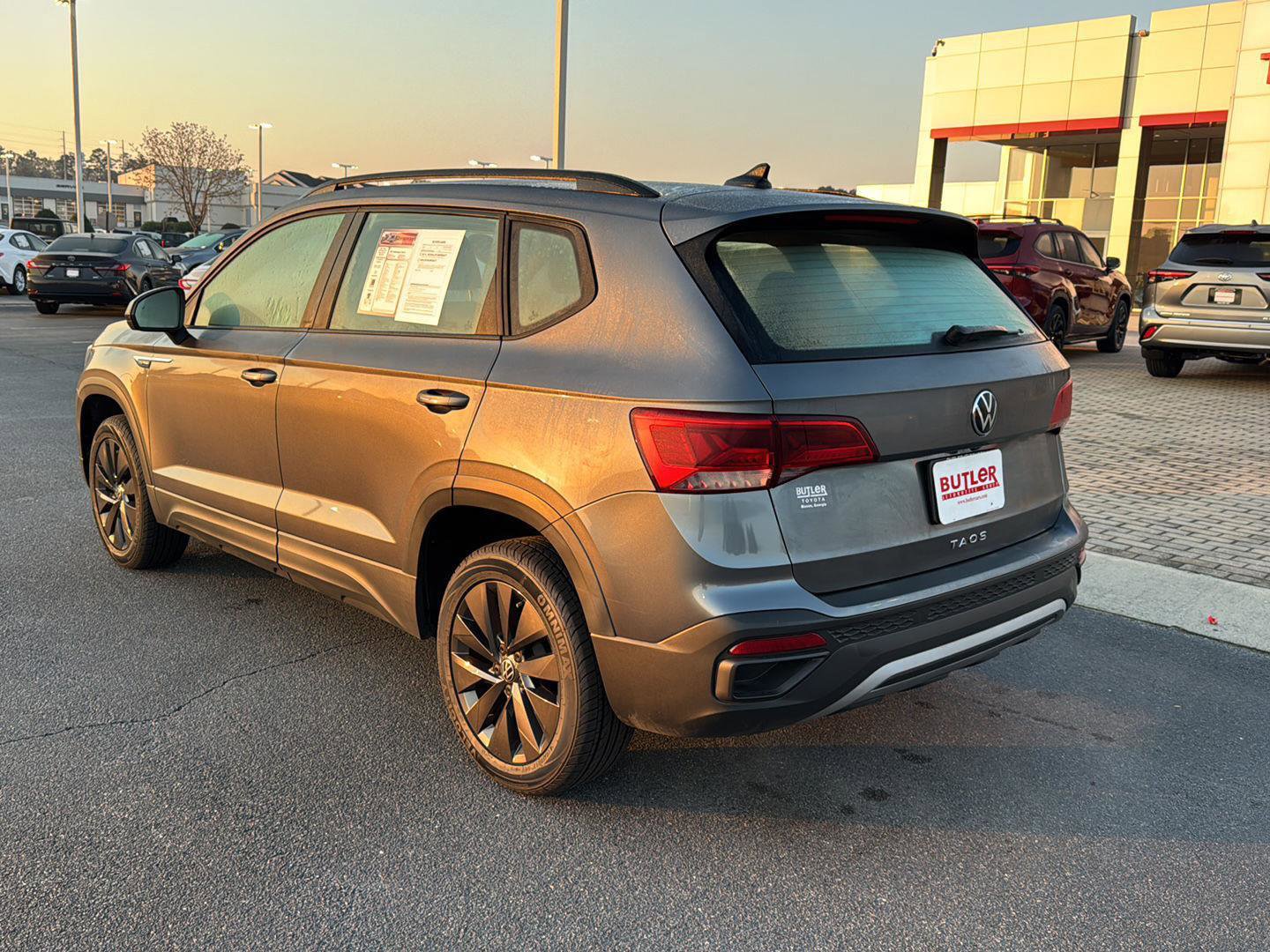 Used 2022 Volkswagen Taos S w/ IQ Drive S Package image 3