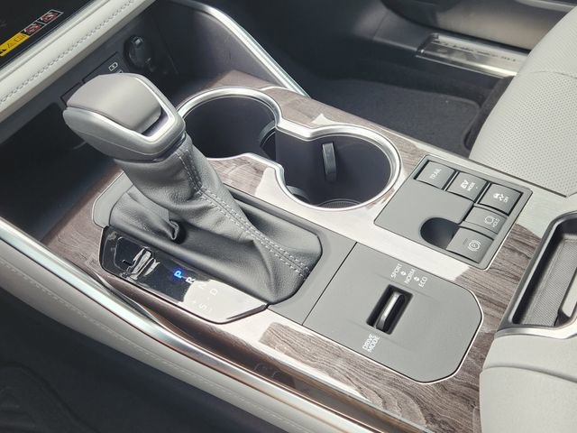 New 2026 Toyota Highlander Platinum AWD/4WD image 15