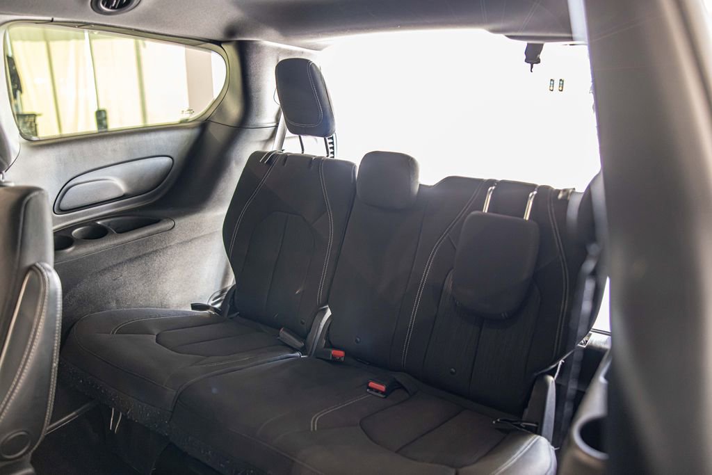 Used 2019 Chrysler Pacifica Touring Plus w/ S Appearance Package FWD image 33