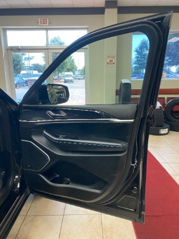Used 2022 Jeep Grand Cherokee Trailhawk w/ Advanced Protech Group II AWD/4WD image 9