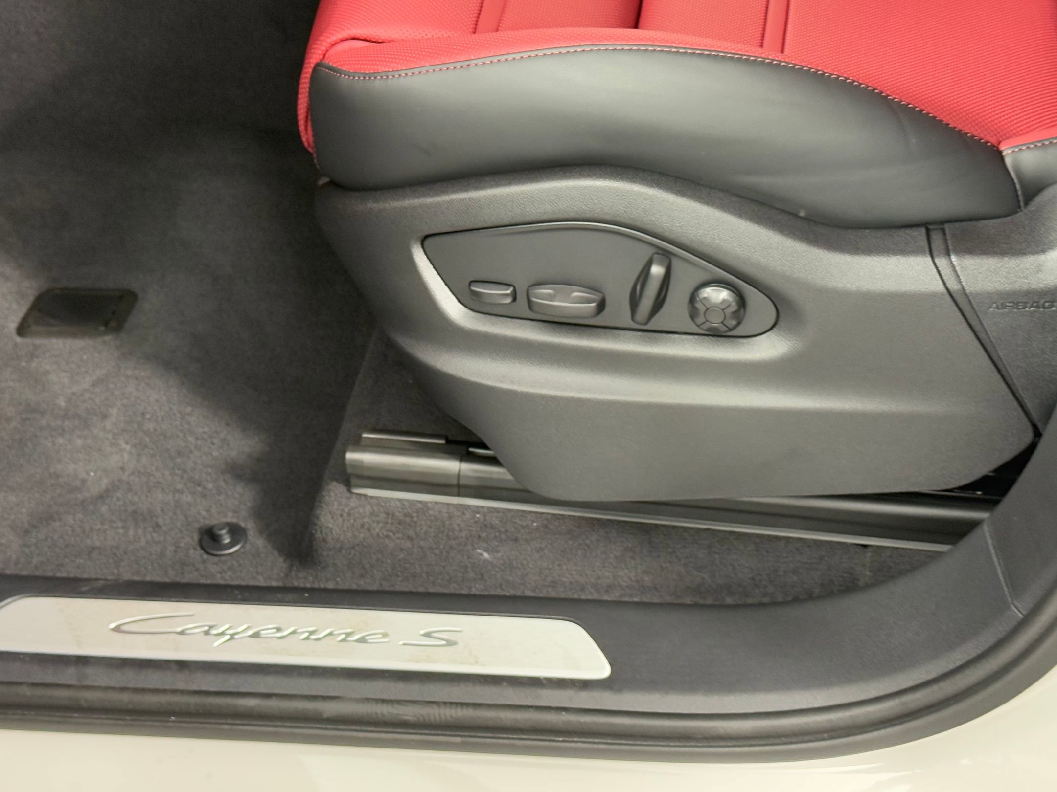 New 2026 Porsche Cayenne S image 14