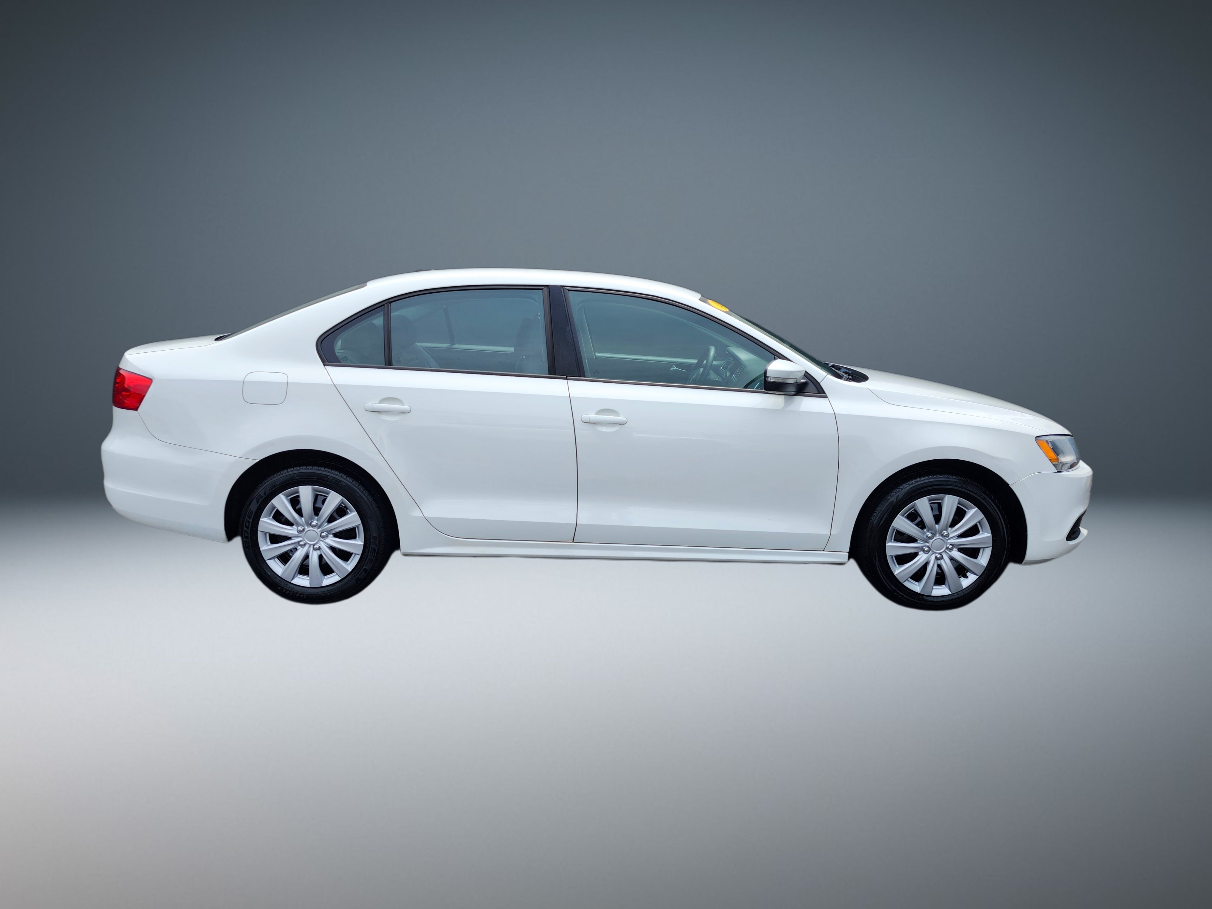 Used 2014 Volkswagen Jetta SE FWD image 2