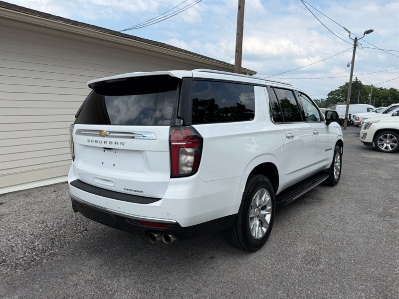 Used 2022 Chevrolet Suburban Premier w/ Premium Package AWD/4WD image 9
