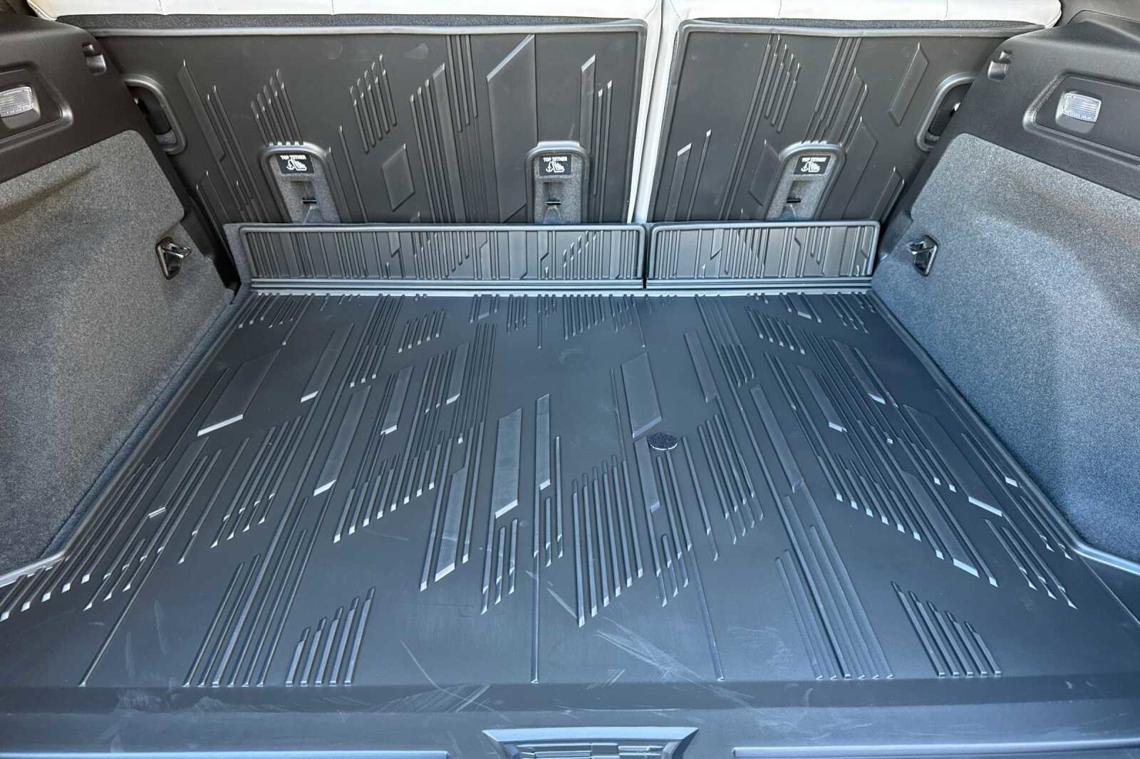 New 2026 Cadillac Lyriq Premium Sport w/ LPO, Floor Liner Package AWD/4WD image 15