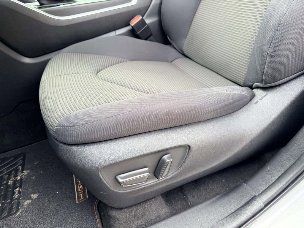 Certified 2023 Toyota Highlander LE image 18