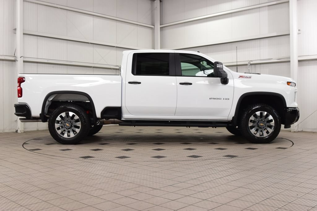 New 2026 Chevrolet Silverado 2500 Custom w/ Custom Value Package AWD/4WD image 9