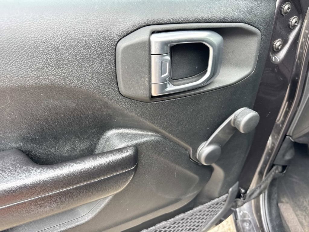Used 2020 Jeep Wrangler Sport image 31