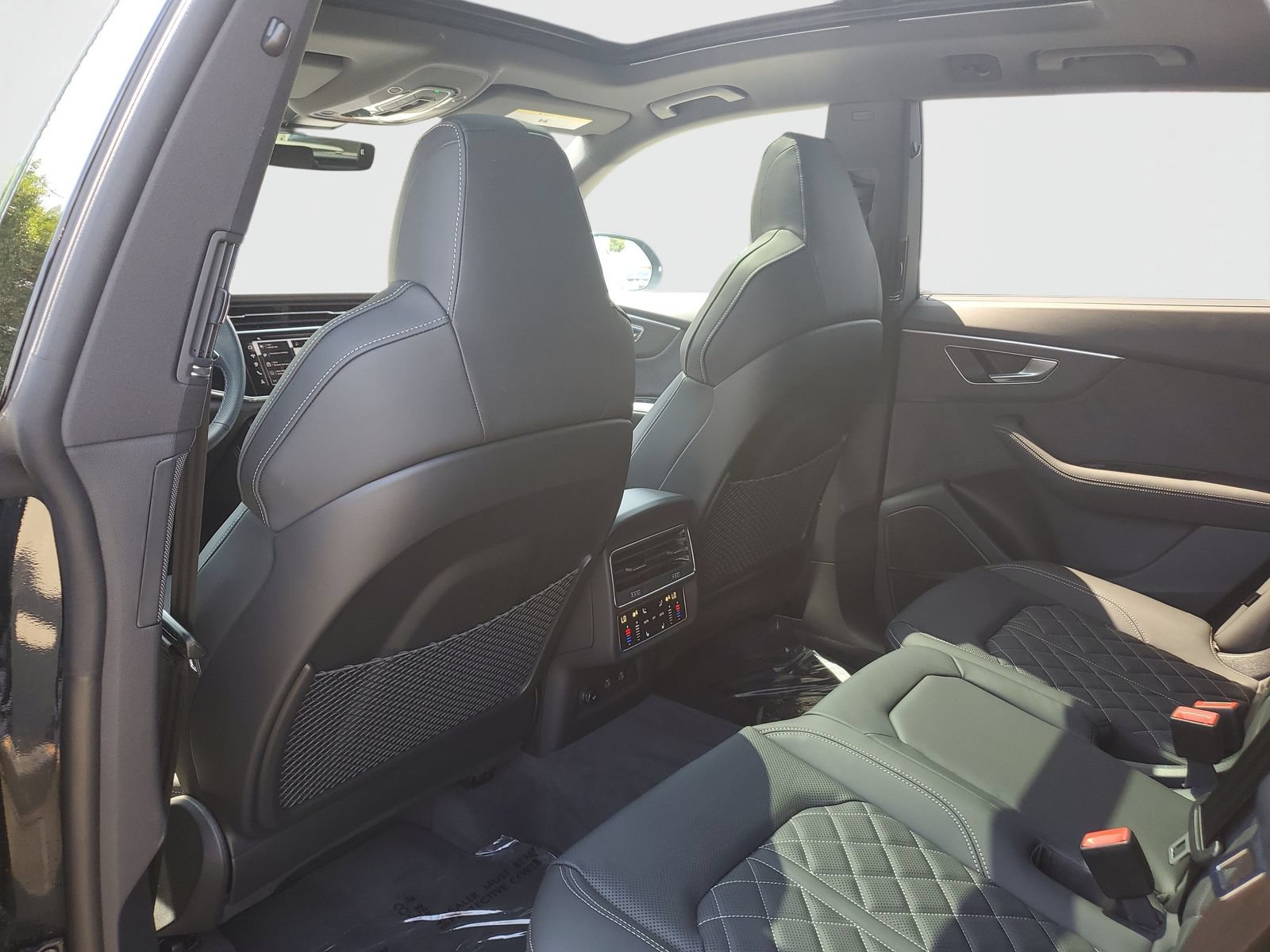 Used 2026 Audi SQ8 Premium Plus AWD/4WD image 14