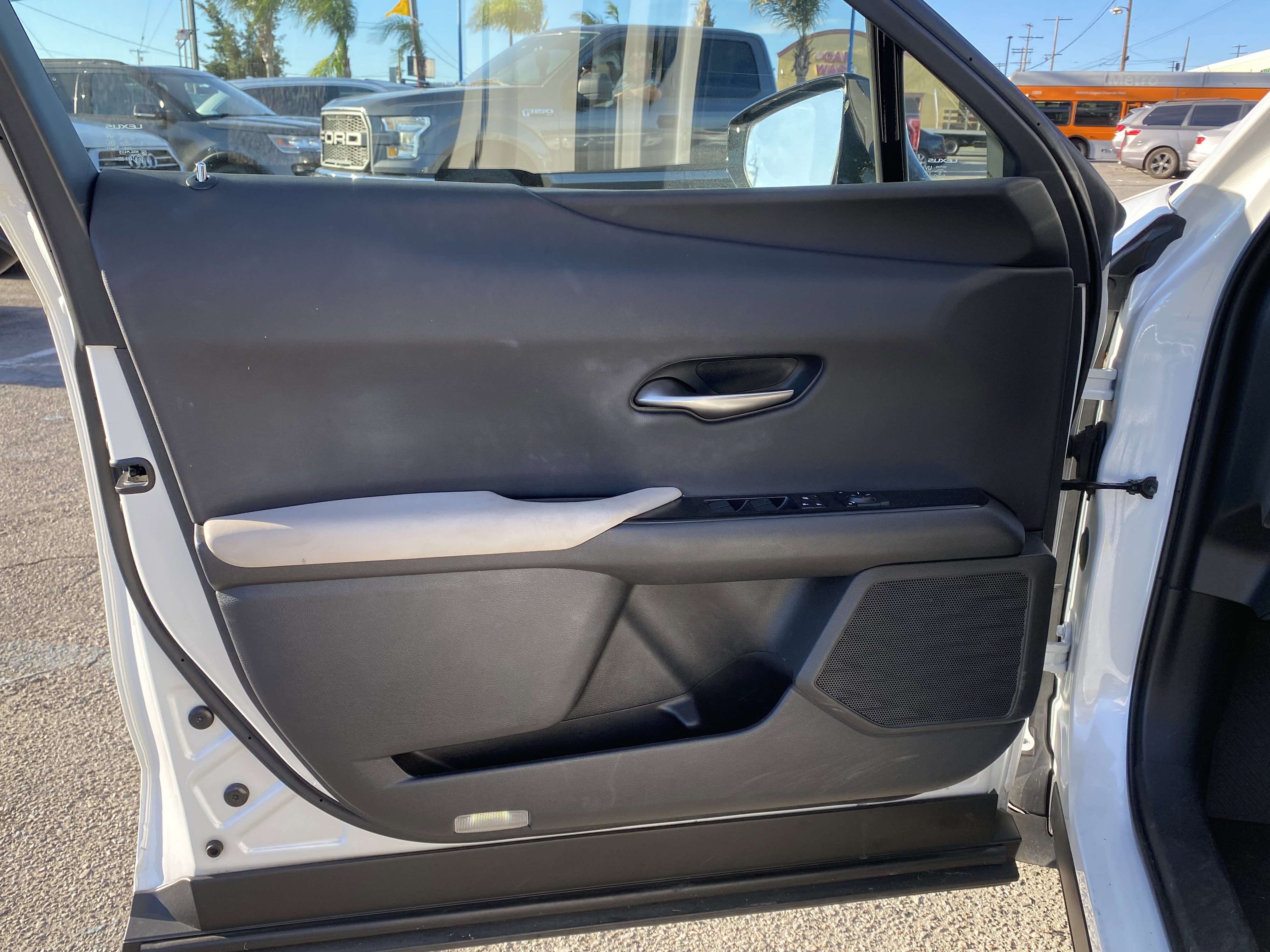 Used 2022 Lexus UX 250h w/ Accessory Package (Z1) image 18