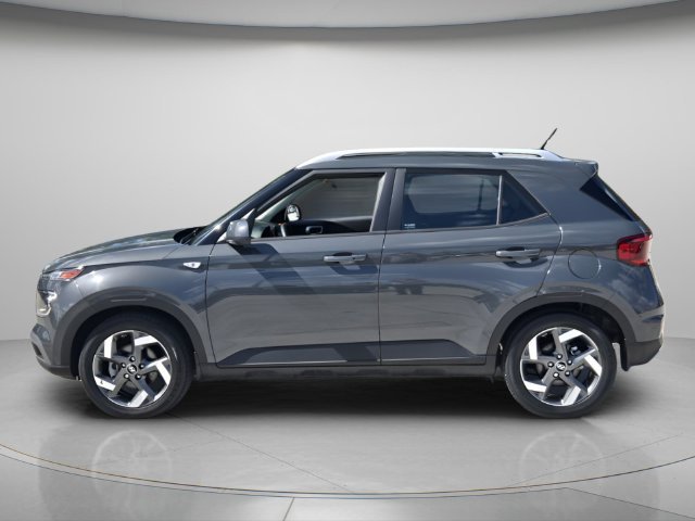 Used 2024 Hyundai Venue SEL FWD image 3
