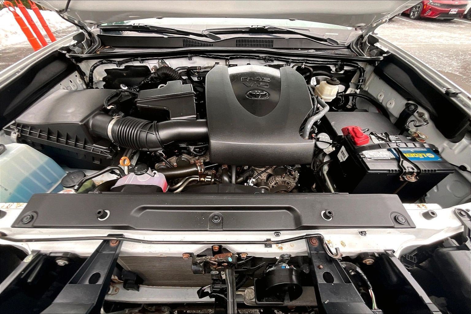 Used 2020 Toyota Tacoma SR AWD/4WD image 9