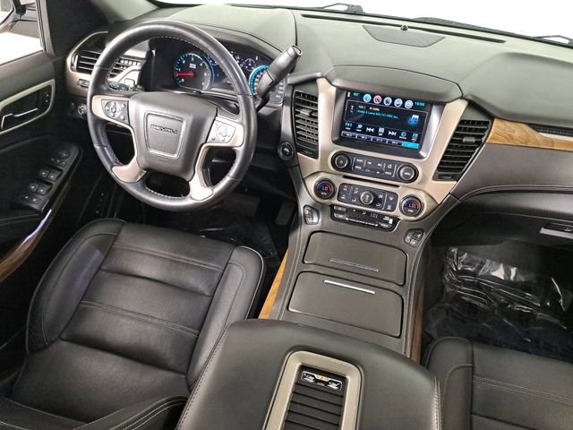 Used 2020 GMC Yukon Denali w/ Denali Premium Package image 16