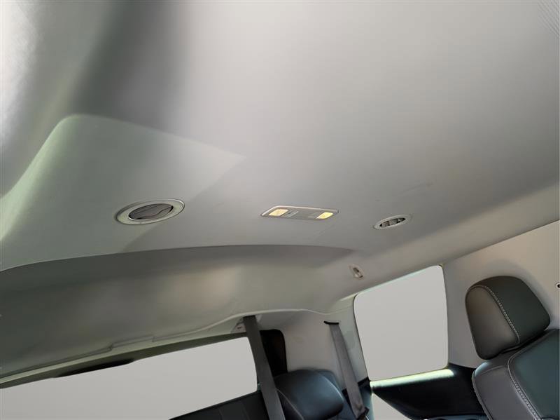 Used 2018 Chevrolet Tahoe Premier RWD image 44
