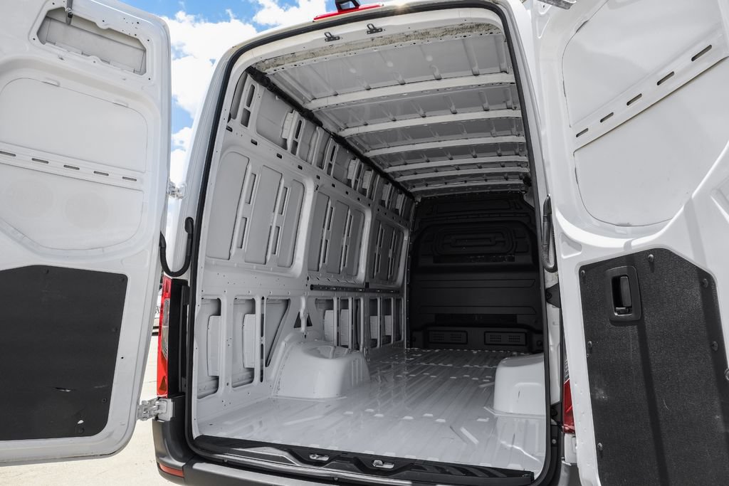 Used 2019 Mercedes-Benz Sprinter 170 Cargo image 43