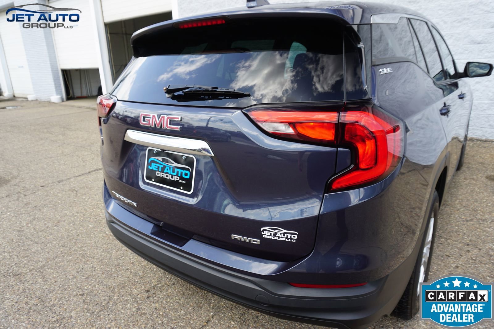 Used 2019 GMC Terrain SLE w/ LPO, Floor Liner Package image 11