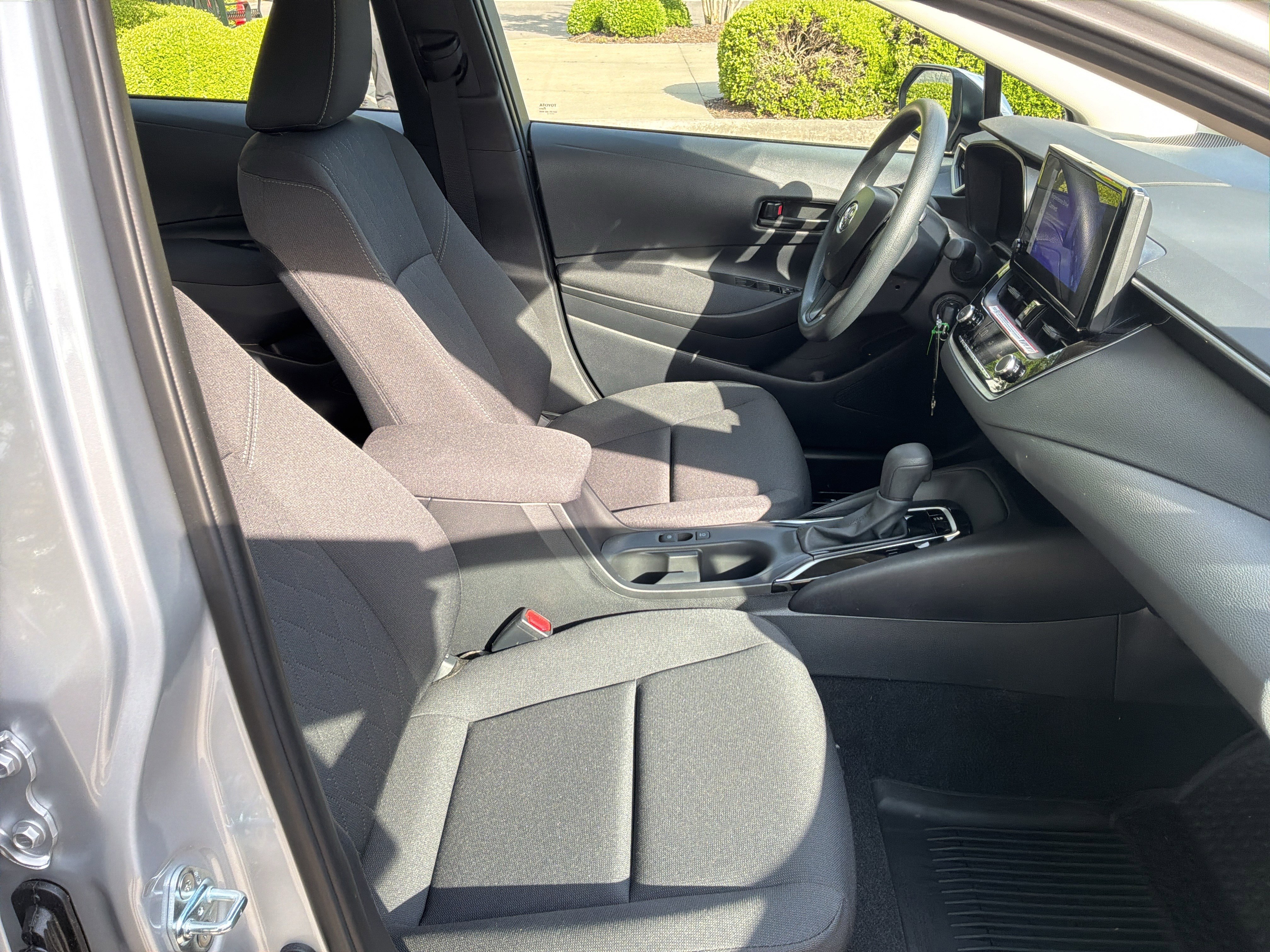 Used 2026 Toyota Corolla LE image 32