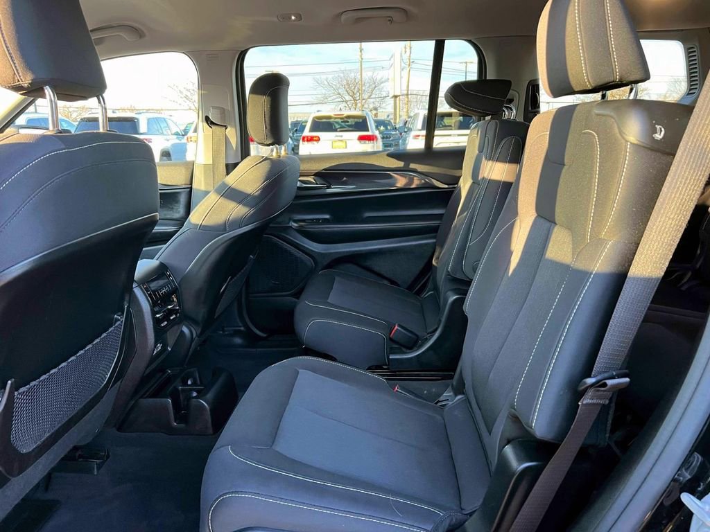 Certified 2023 Jeep Grand Cherokee L Laredo image 11