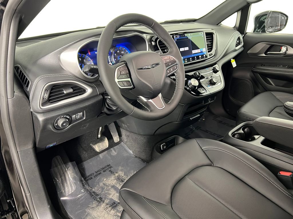 New 2026 Chrysler Pacifica Select image 28