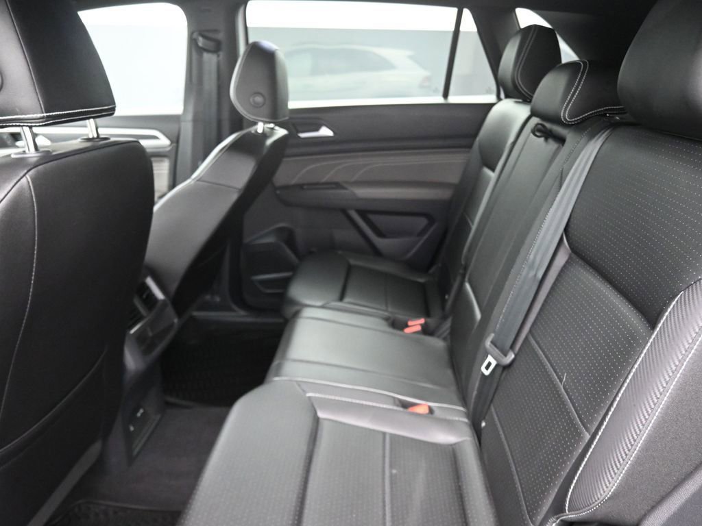 Used 2023 Volkswagen Atlas Cross Sport SEL R-Line image 9