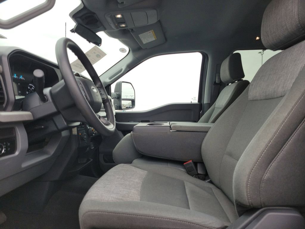 Certified 2025 Ford F250 XLT AWD/4WD image 16