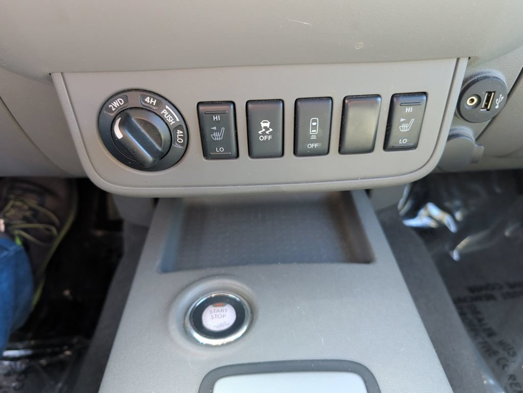 Used 2021 Nissan Frontier SV AWD/4WD image 15